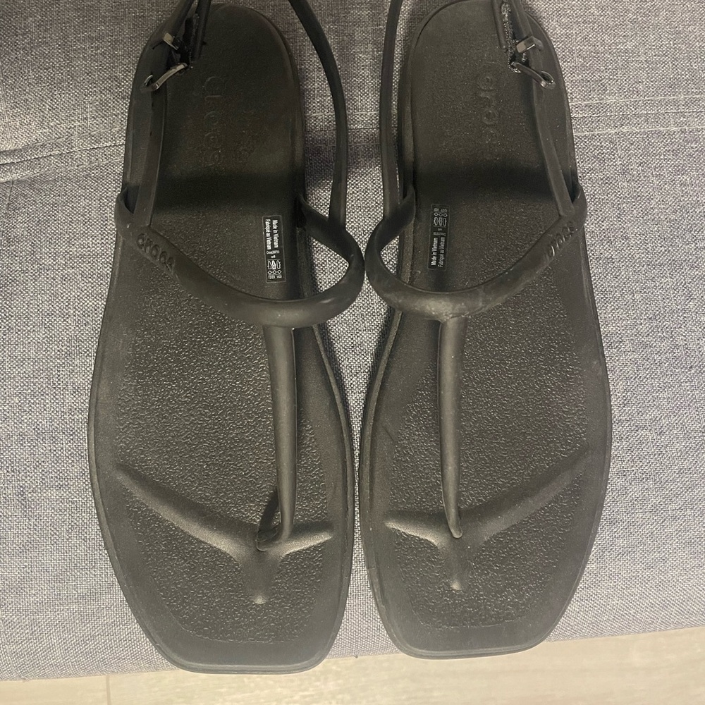 CROCS Black Slip-On Sandals